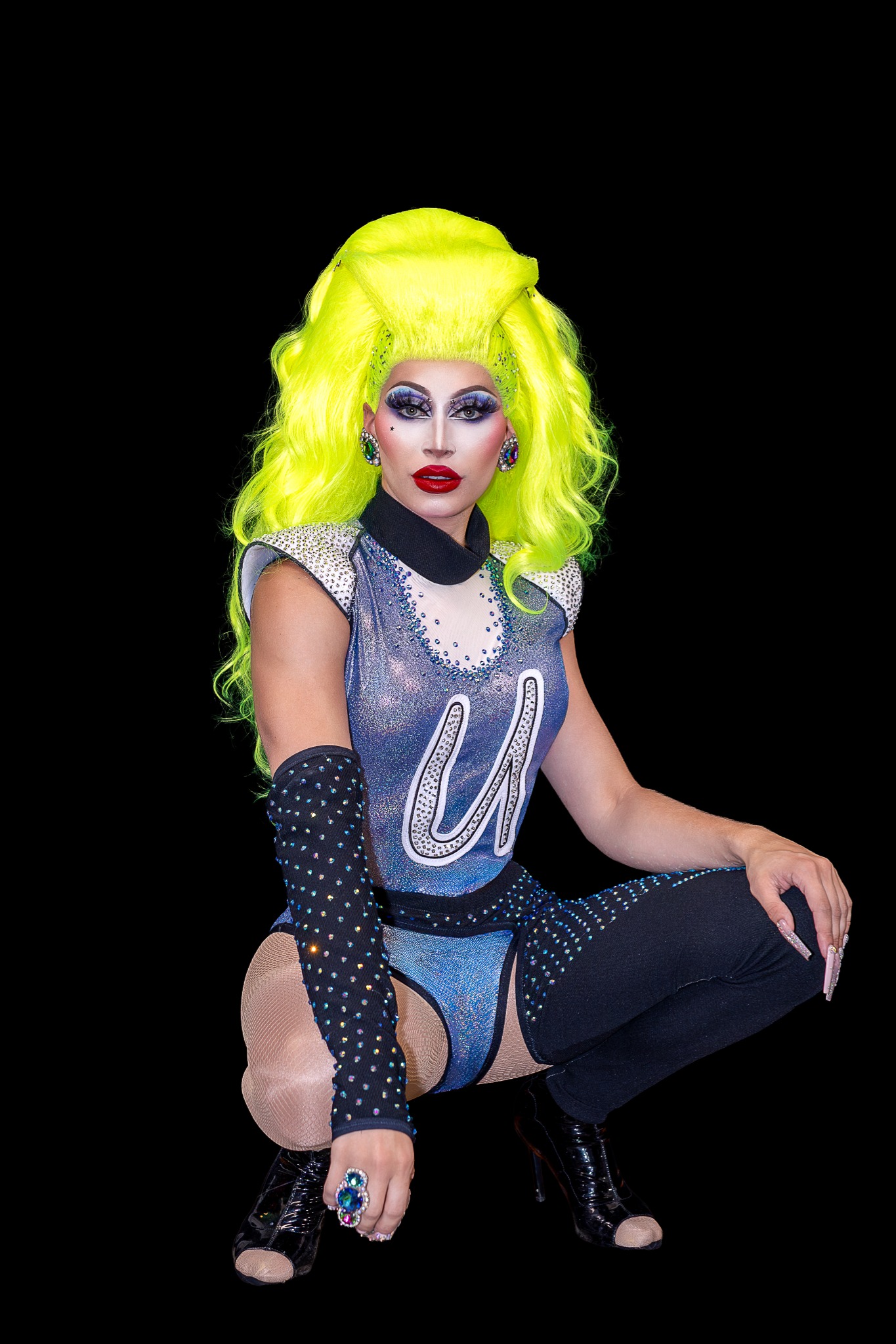 Neon yellow performance look